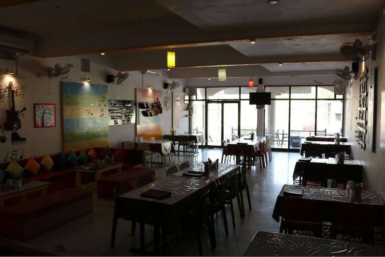 Hotel Kirti Plaza