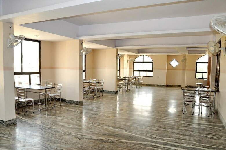 Hotel Kirti Plaza