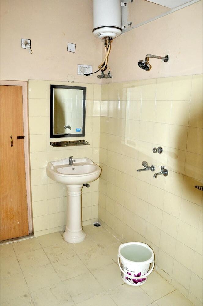 Hotel Kirti Plaza