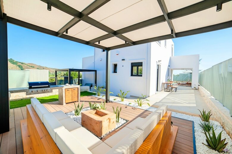 Perla Villas With Heated Pool