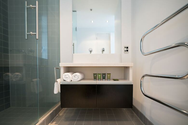 Apartamentos Waterfront Luxury With Pool & Gym