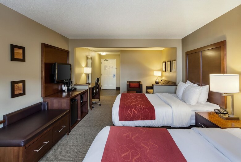 Hotel Comfort Suites University