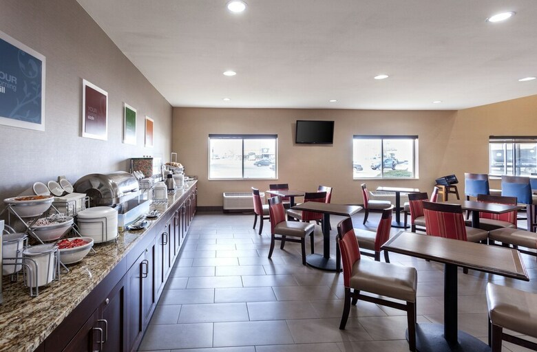 Hotel Comfort Suites University