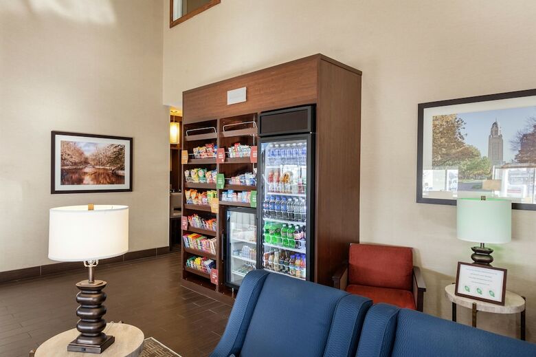 Hotel Comfort Suites University