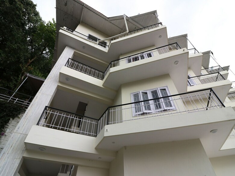 Hotel Oyo 12853 The Kings Kalandi Resort