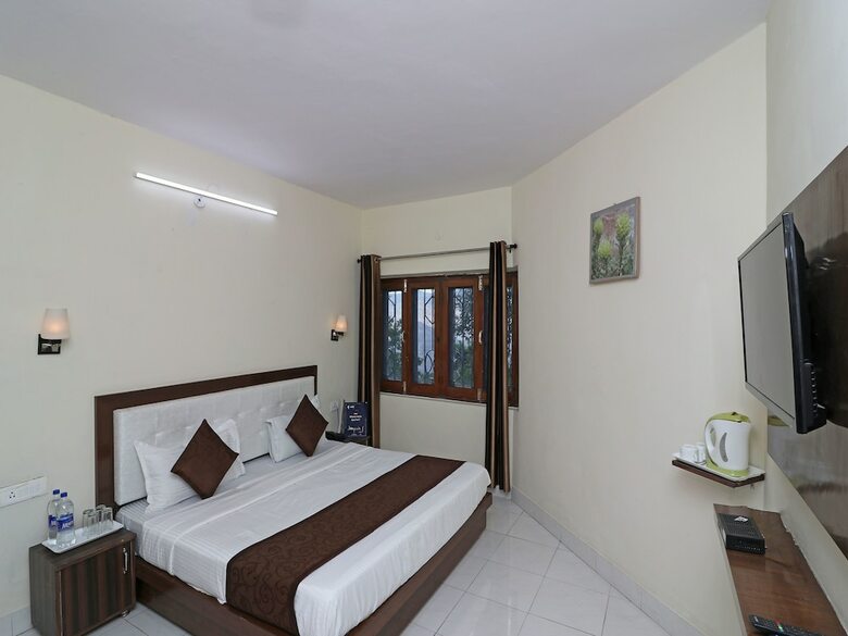 Hotel Oyo 12853 The Kings Kalandi Resort