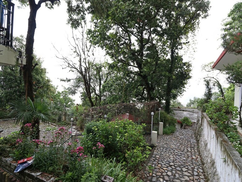Hotel Oyo 12853 The Kings Kalandi Resort