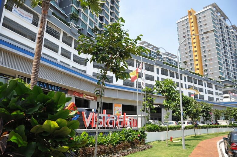 Lawang Suite Apartment With Balcony