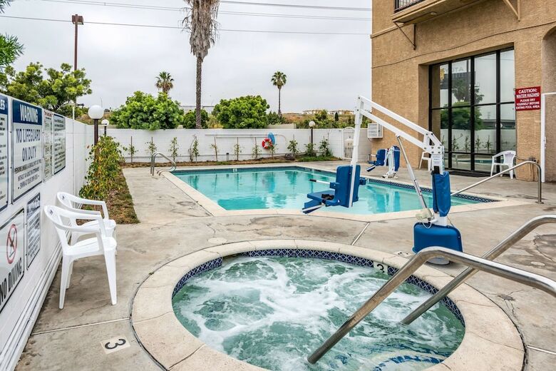 Motel 6 Gardena, Ca - South