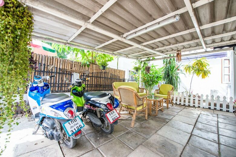 Nimman Elegant Garden Villa