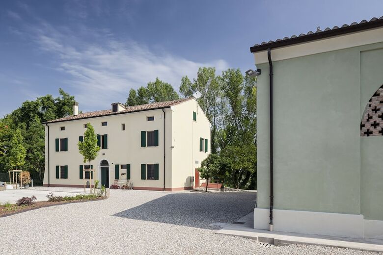 Hostal Ostello La Goliarda