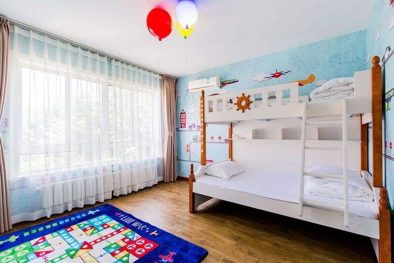 Summer Villa With 5 Brs