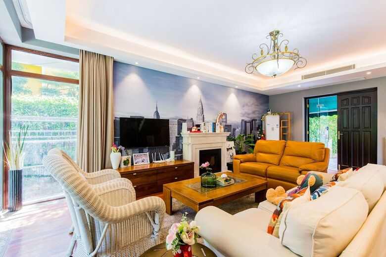 Carnival Villa With 5 Brs