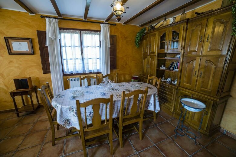 Agroturismo Las Casta�ares