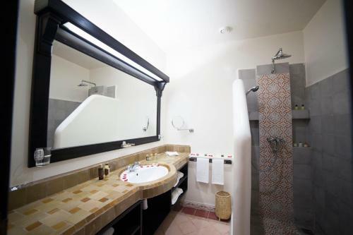 Borjs Hotel Suites & Spa