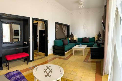 Borjs Hotel Suites & Spa