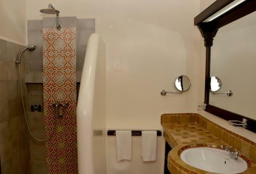 Borjs Hotel Suites & Spa
