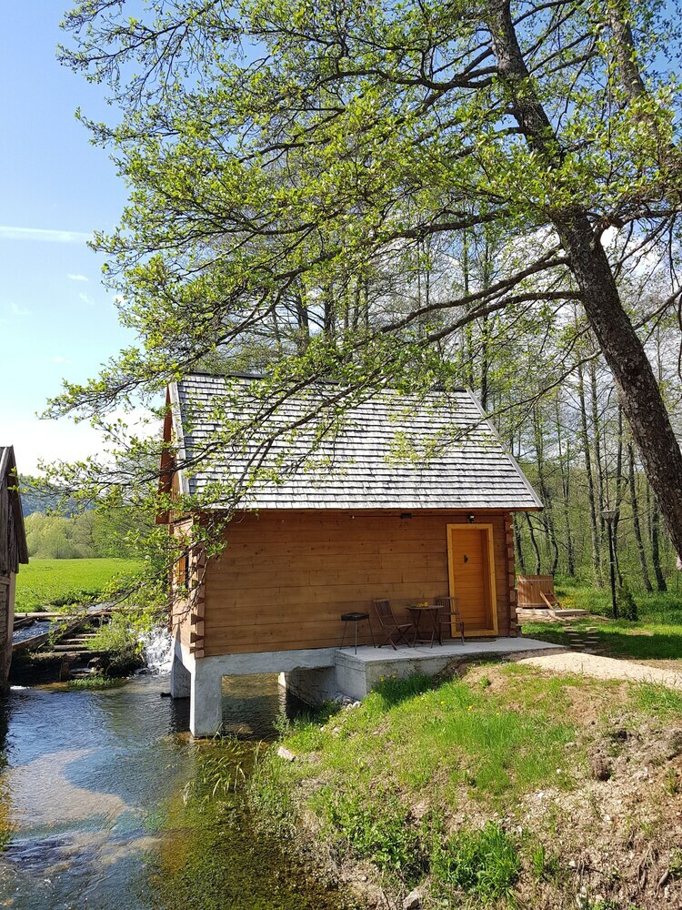 Vodenica Vrelo Chalets