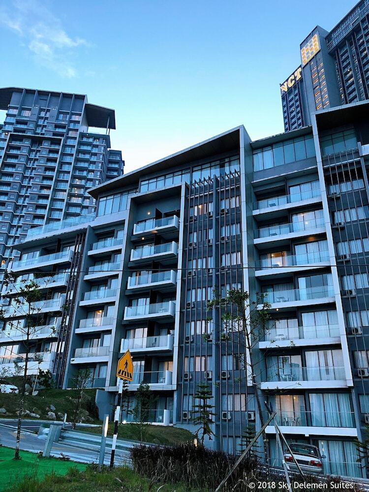 Apartamentos Sky D'mont Suites