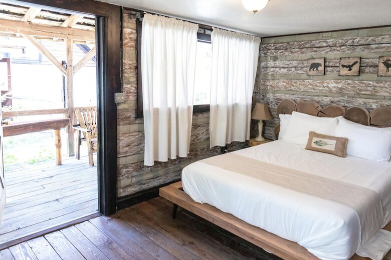Paradise Village Hotel