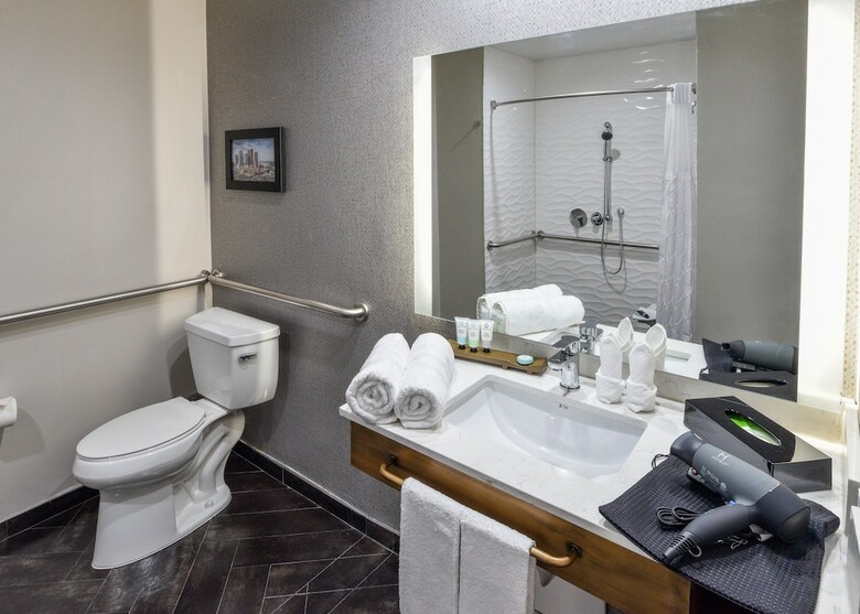 Hollywood Inn Suites Hotel