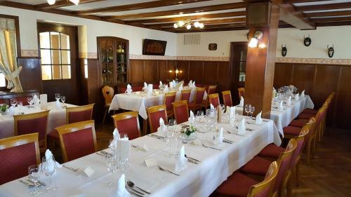 Hostal Gasthaus Zum Hirschen