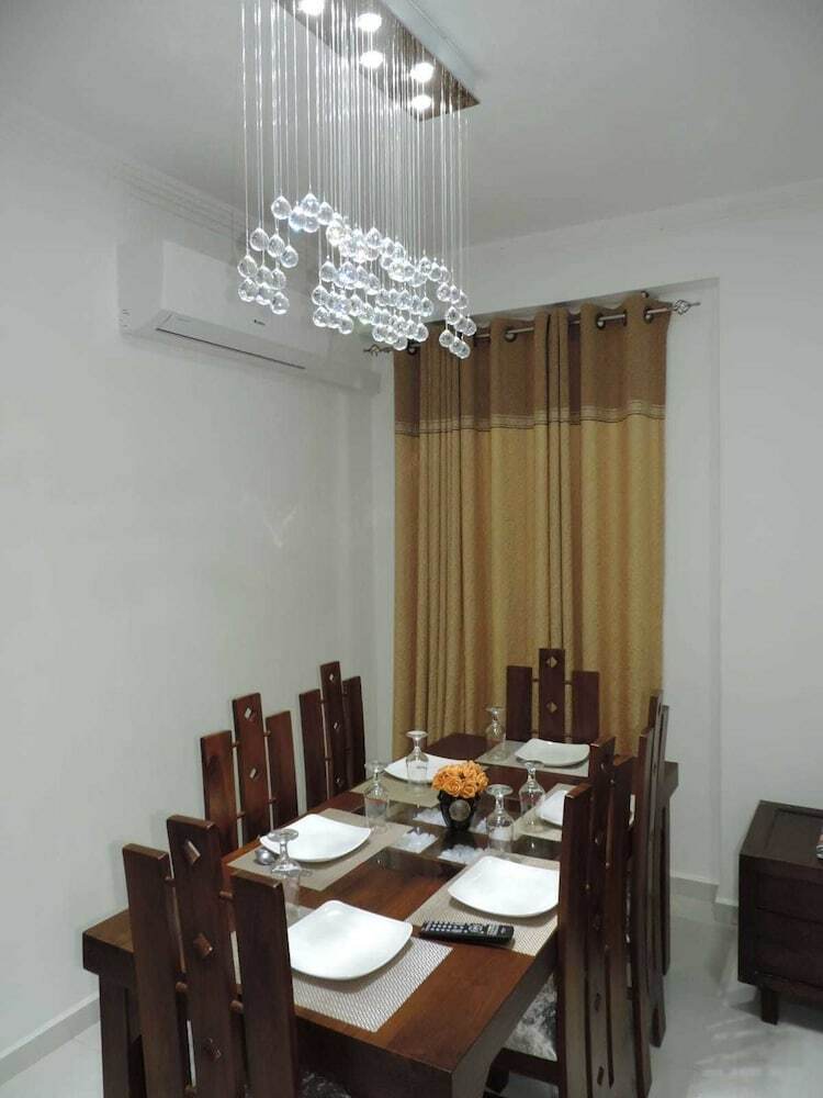 Sara Luxury  Apartment