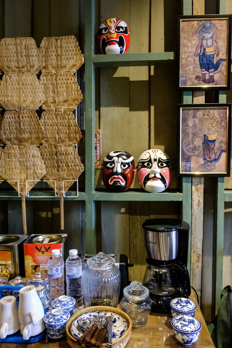 Hostal Live Local