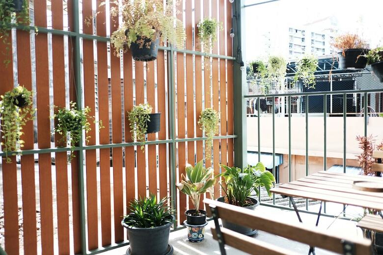 Hostal Live Local