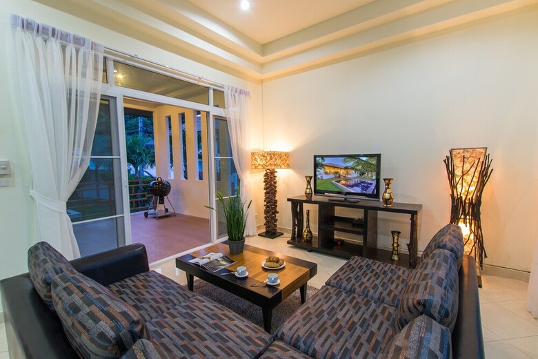 Seaview Tropical 3br Pool Villa
