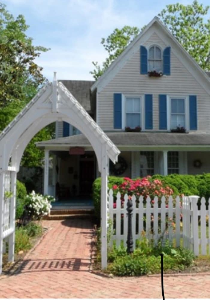 Bed & Breakfast Princess Anne Book Lovers Inn