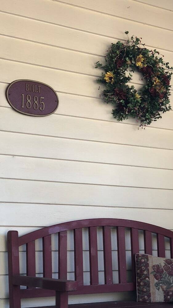 Bed & Breakfast Princess Anne Book Lovers Inn