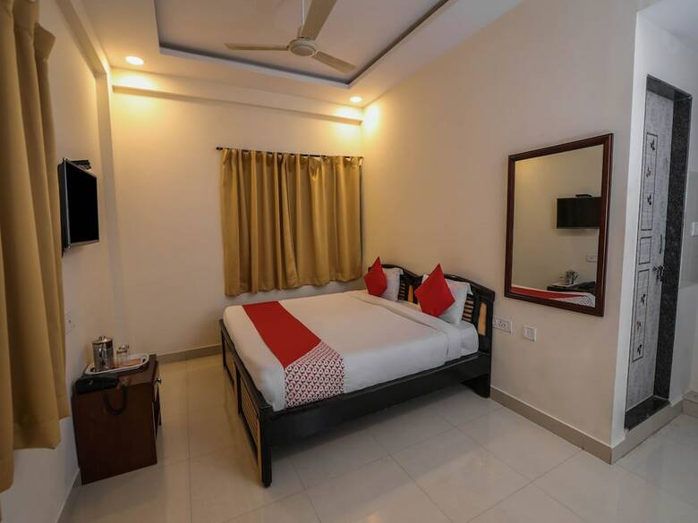 Oyo 15928 Hotel Midtown