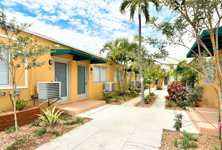 Apartamentos Sirena Suites Miami Beach