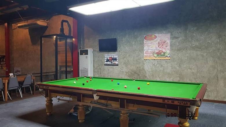 One Four Seven Hotel & Snooker Bar