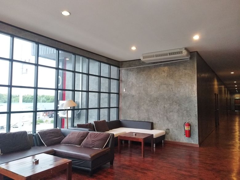 One Four Seven Hotel & Snooker Bar