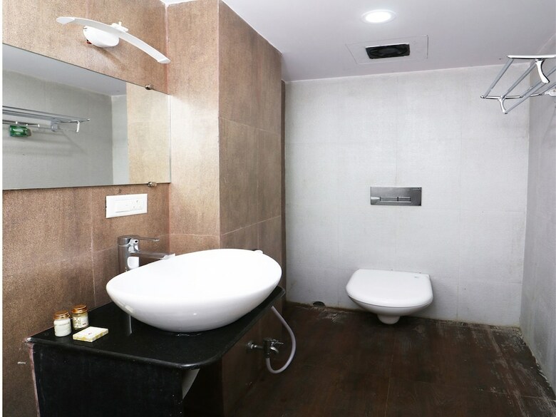 Hotel Capital O 14525 The Platinum Studio 50