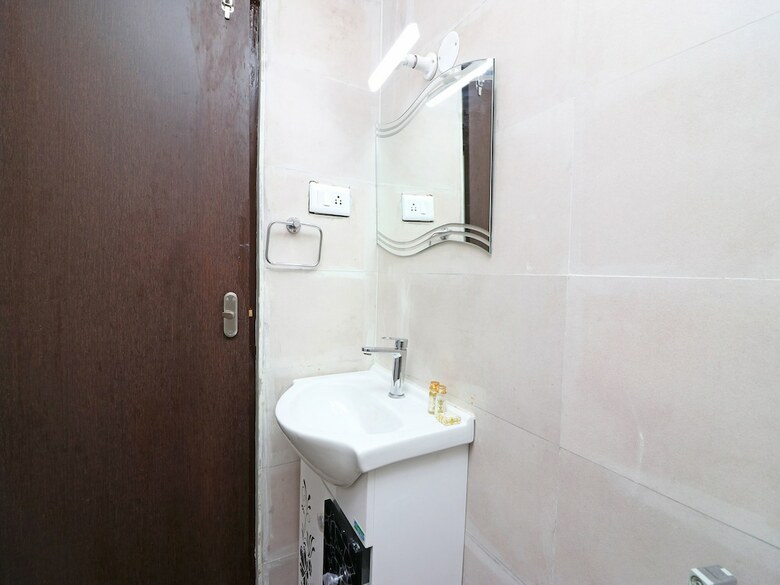 Hotel Capital O 14525 The Platinum Studio 50