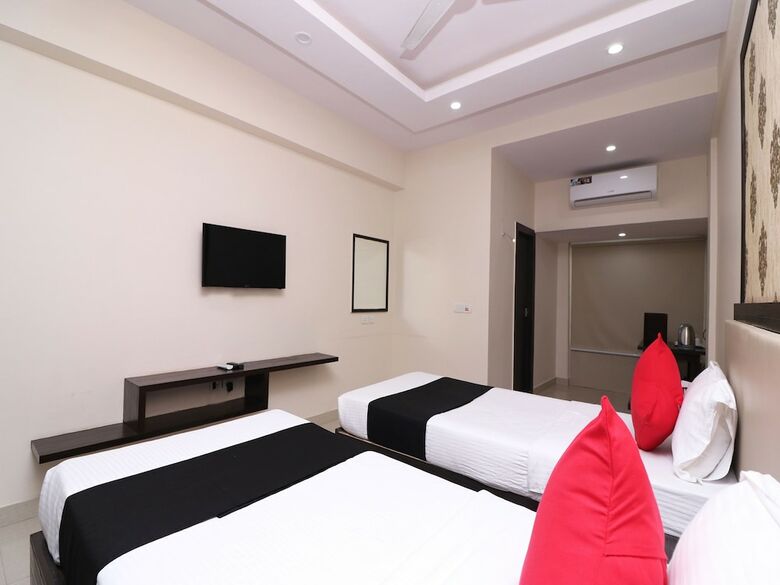 Hotel Capital O 14525 The Platinum Studio 50