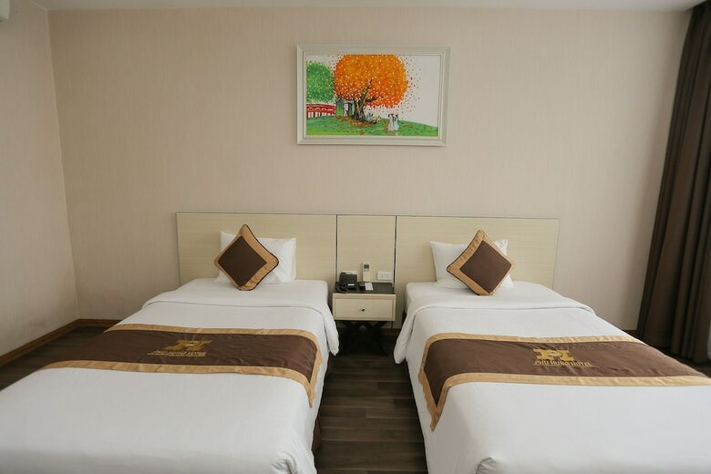 Central Phu Hung Hotel