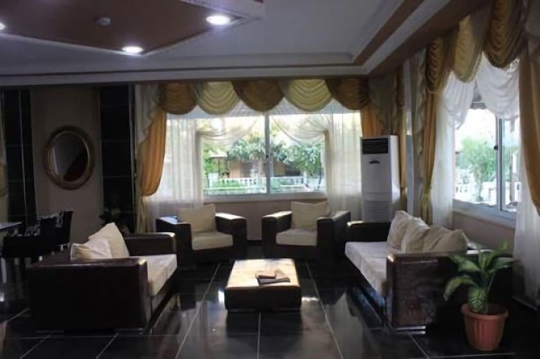 Grand Calypso Hotel