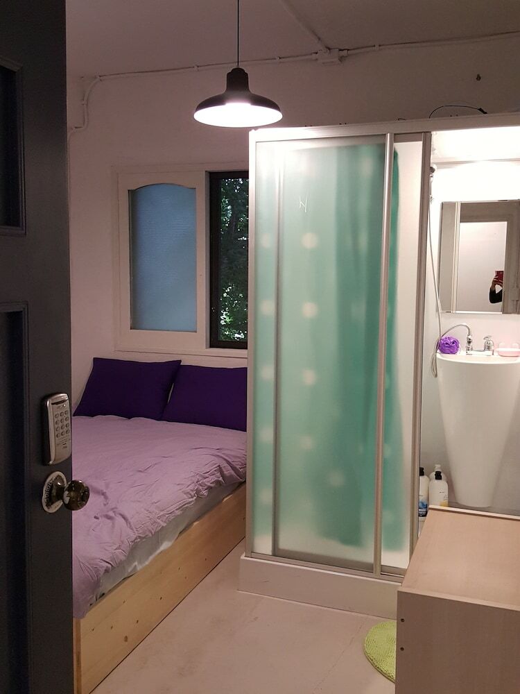 Hostal Lemon Tree Guesthouse 2 - Hostel