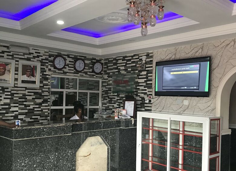 Hotel Jim-eddy Suites