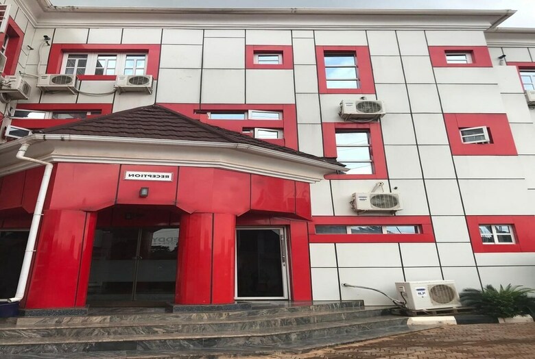Hotel Jim-eddy Suites