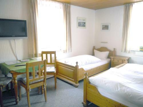 Hotel-gasthof-destille-eisenbahn