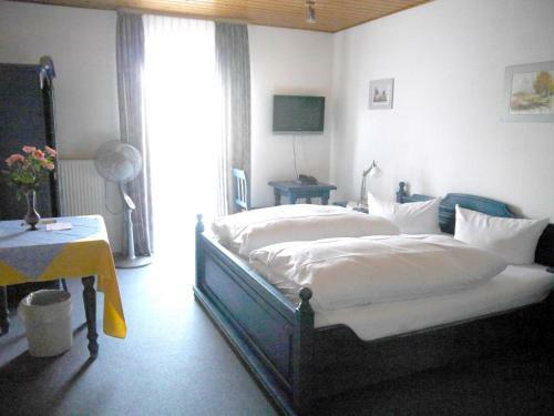 Hotel-gasthof-destille-eisenbahn