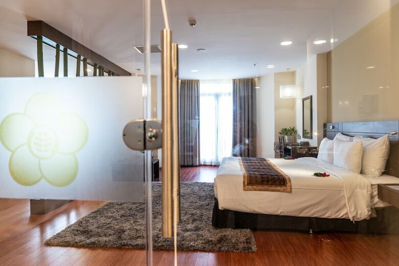 Sai Gon Phu Tho Hotel