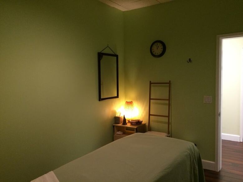 Hanna Hotel And Massage