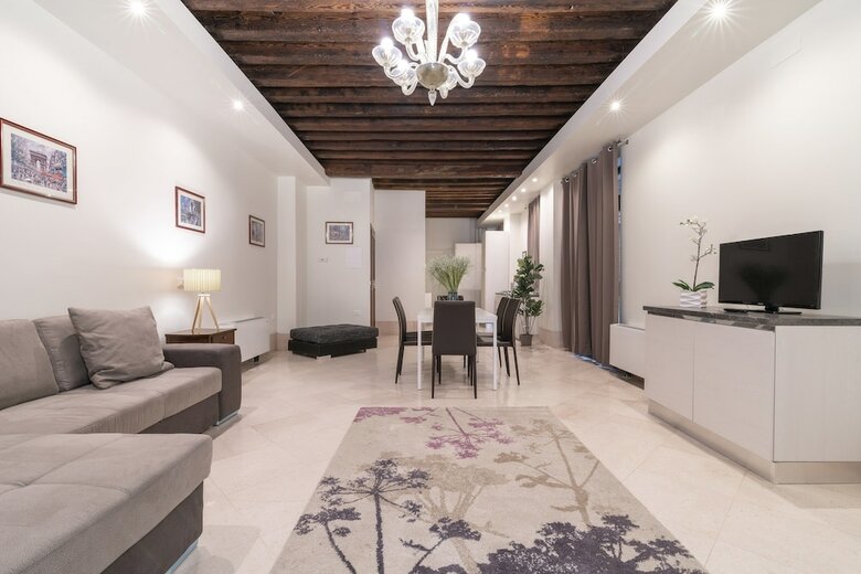 Riva Palace Apartments