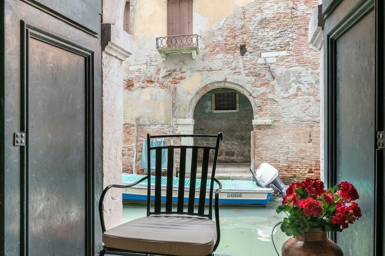 Riva Palace Apartments